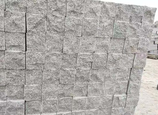 芝麻黑石材廠家提供花崗巖價(jià)格聯(lián)系電話(圖2) 芝麻黑石材廠家提供花崗巖價(jià)格聯(lián)系電話(圖2)