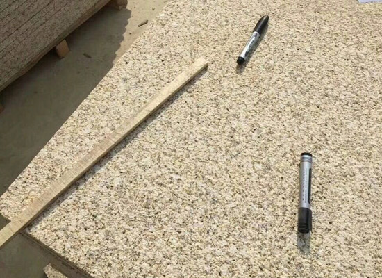 小快石鋪貼時(shí)縫隙間距設(shè)置與填縫材料選擇