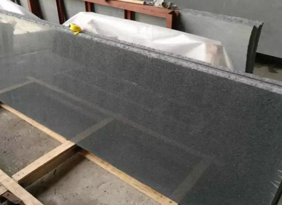 石材加工時(shí)正確處理粉塵及淤泥問題?