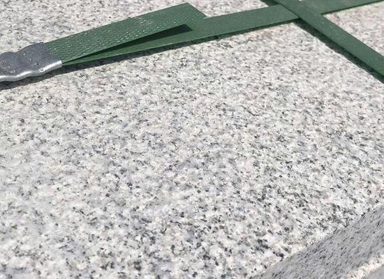 滾石彈石的厚度背后，是否藏著不為人知的自然法則？