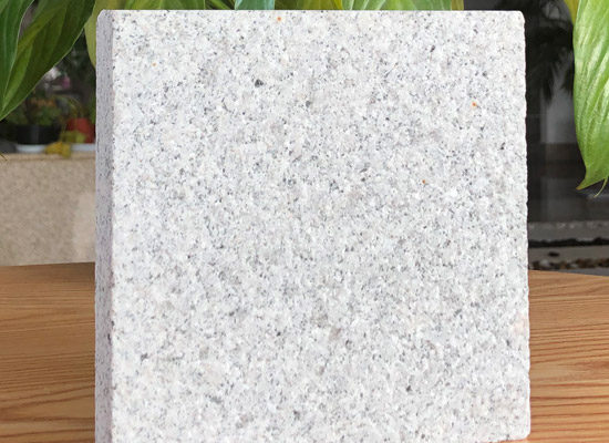 如何選購芝麻白花崗巖石材？