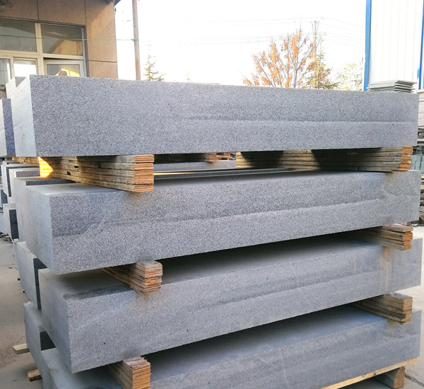 芝麻灰路緣石價(jià)格,芝麻灰花崗巖路緣石多少錢一米(圖2) 芝麻灰路緣石價(jià)格,芝麻灰花崗巖路緣石多少錢一米(圖2)