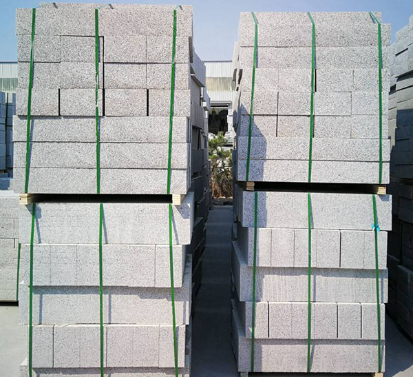 芝麻灰路緣石價(jià)格,芝麻灰花崗巖路緣石多少錢一米(圖4) 芝麻灰路緣石價(jià)格,芝麻灰花崗巖路緣石多少錢一米(圖4)