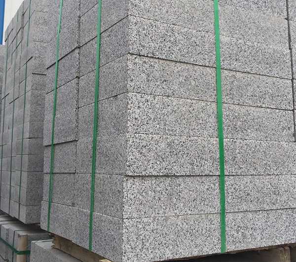 芝麻灰路牙石,花崗巖路牙石價(jià)格一米,深灰色花崗石道牙石圖片(圖2)