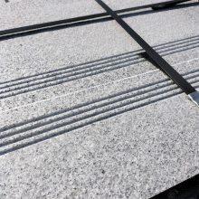 芝麻白石材臺(tái)階石踏步立板加工及安裝(圖3)