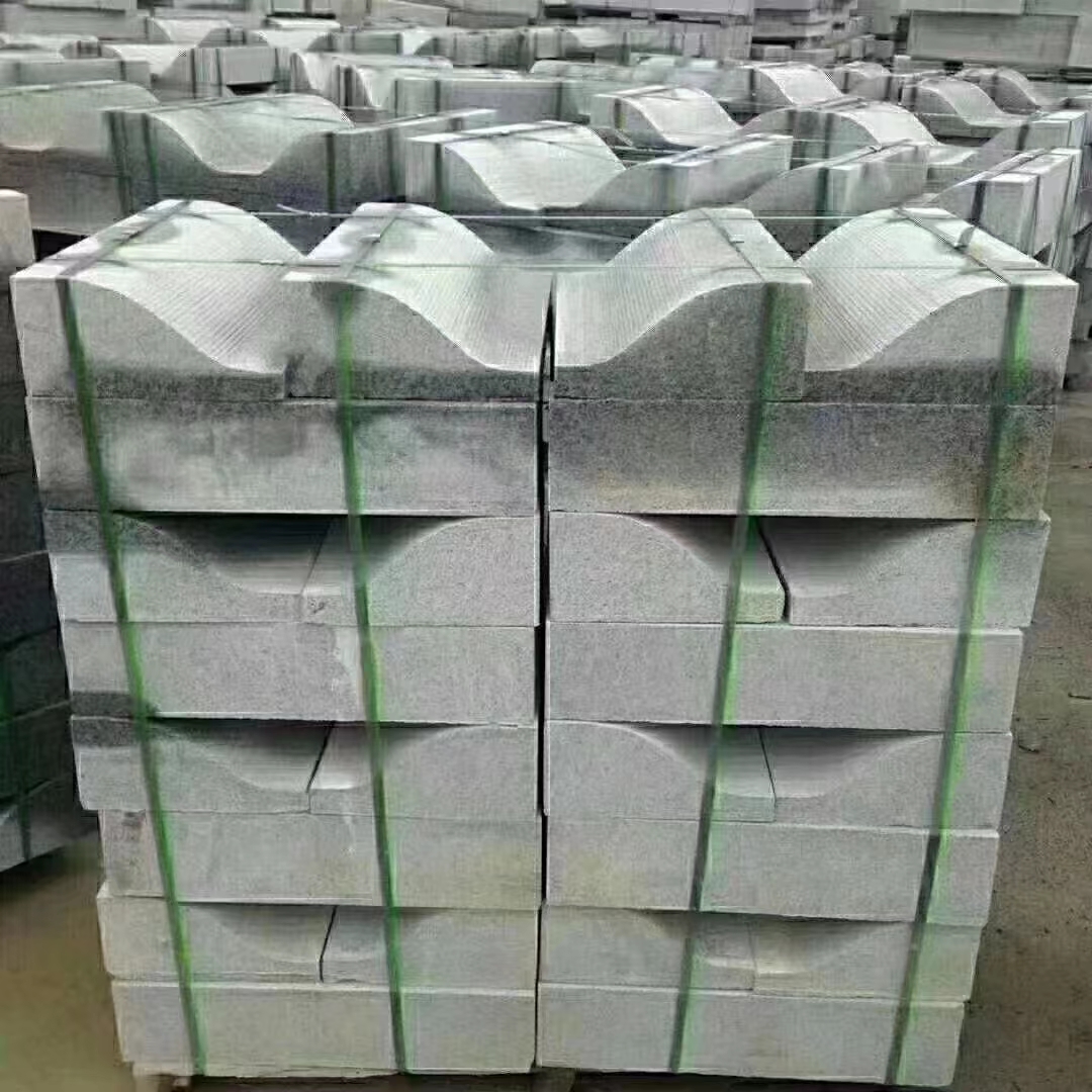 灰色路沿石側石(圖1) 灰色路沿石側石(圖1)