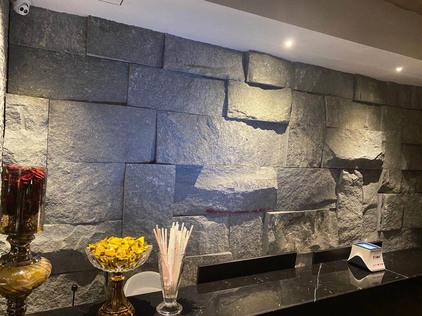 石材背景墻|天然花崗巖石材、每一個(gè)都與眾不同(圖2)