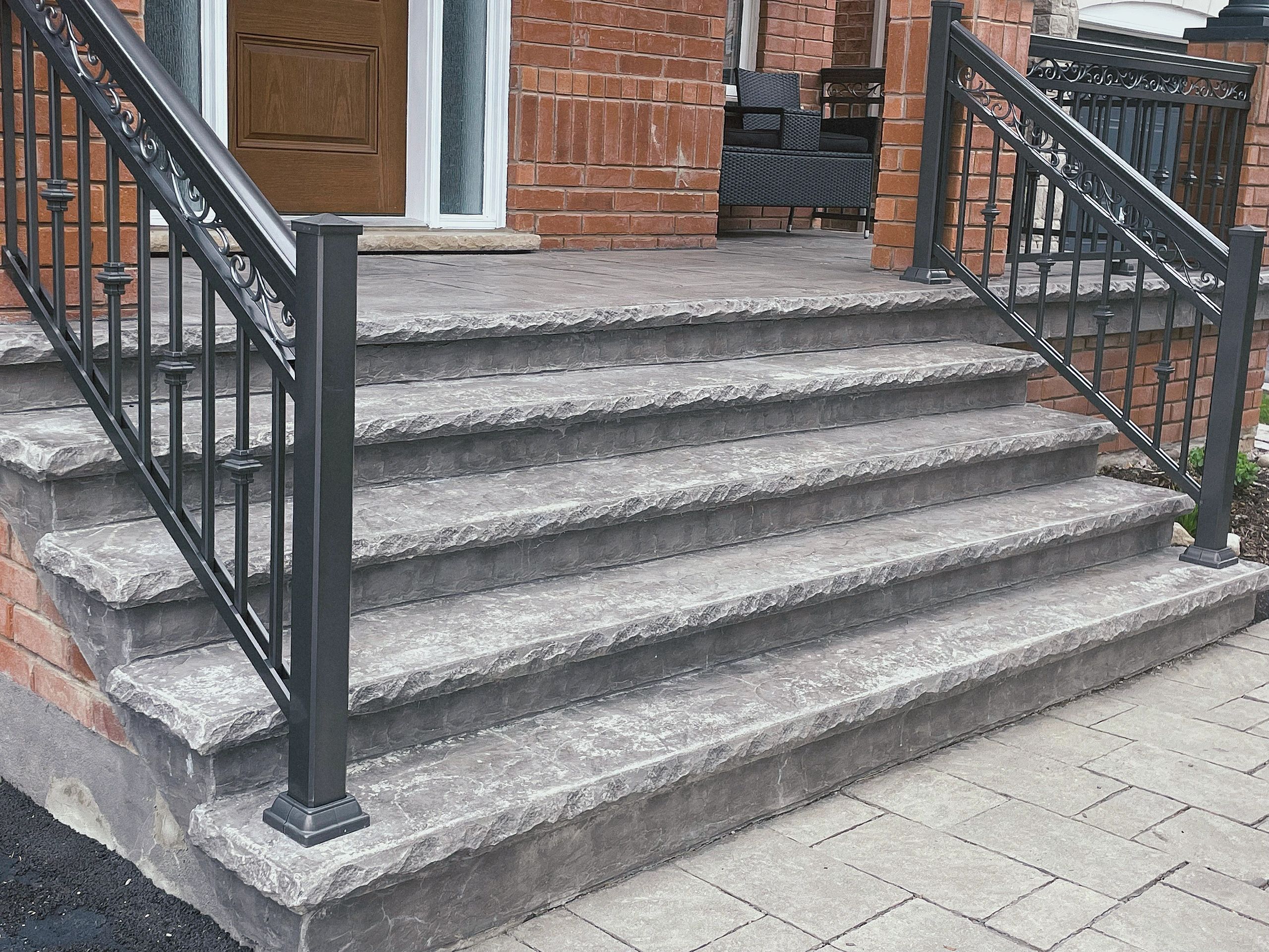 樓梯采用混凝土或鋼結(jié)構(gòu)哪種好？