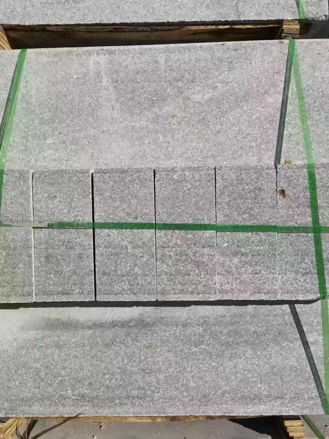 石材芝麻灰花崗巖產(chǎn)地廠家批發(fā)(圖1)