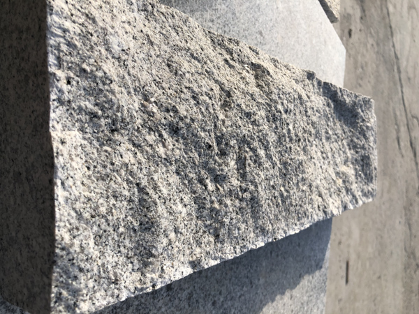 石材芝麻灰花崗巖產(chǎn)地廠家批發(fā)(圖2) 石材芝麻灰花崗巖產(chǎn)地廠家批發(fā)(圖2)